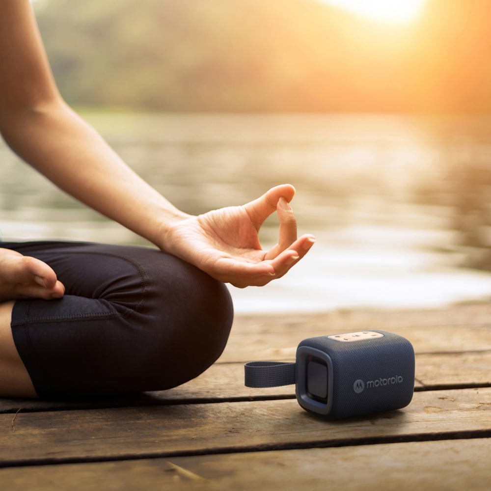 Motorola ROKR300 Blue Portable Bluetooth Speaker Image 2