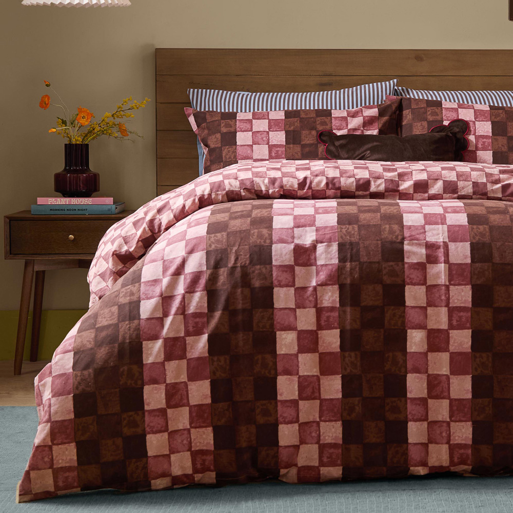 Furn Huxley Single Chocolate and Blush Checkerboard Reversible Duvet Cover Set Image 4