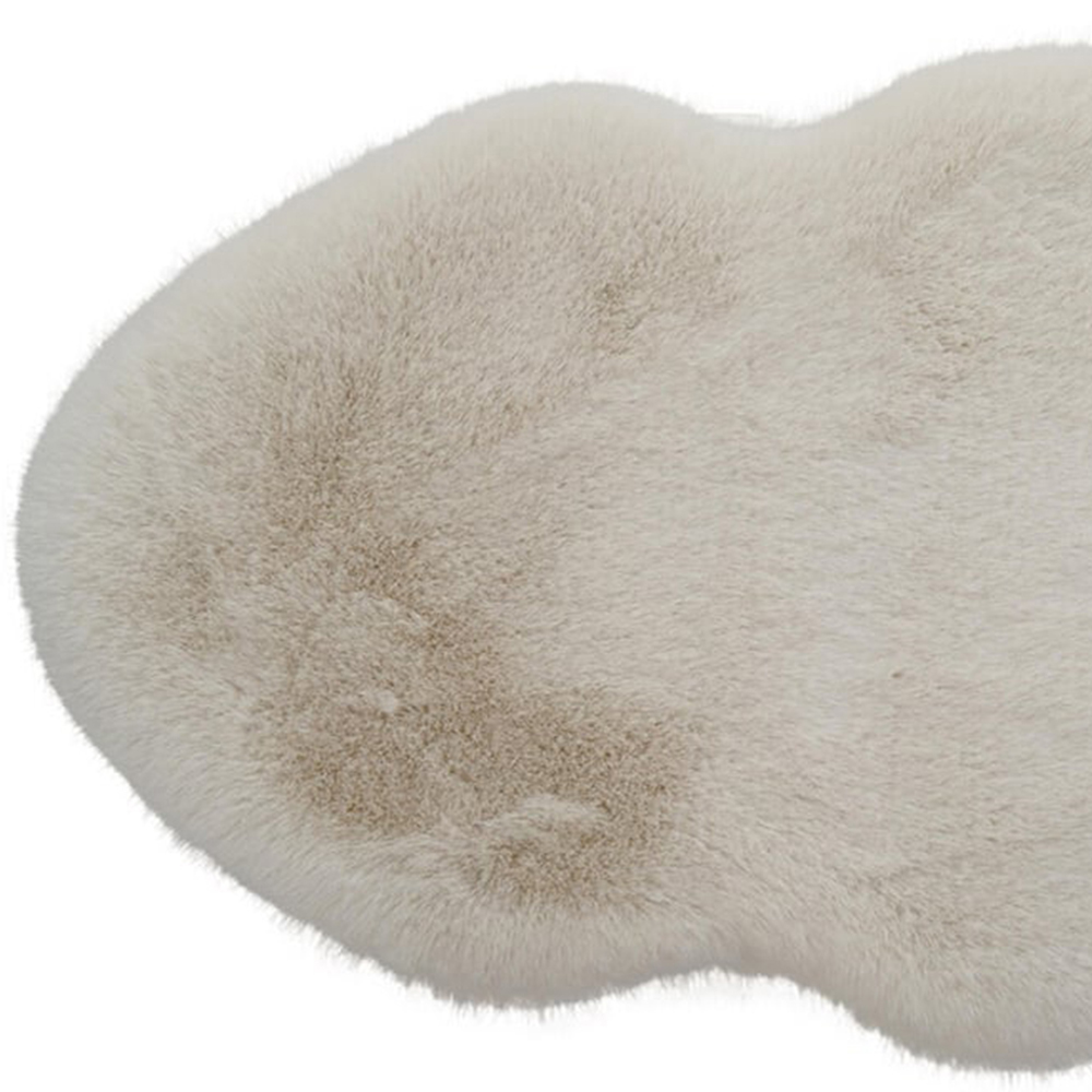 Luxury Faux Fox Fur Rug - Cloud Image 3