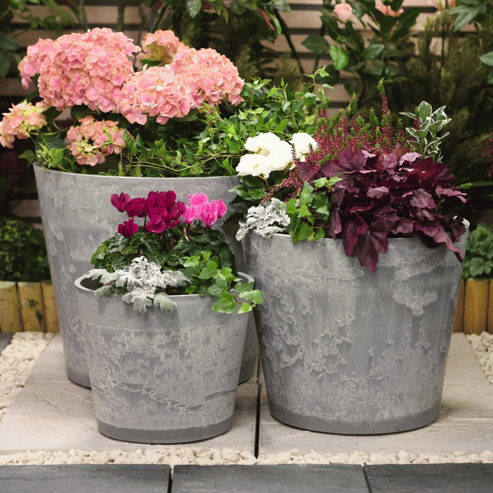 Garden Gear Caesar Marble Effect Medium Planter Image 2