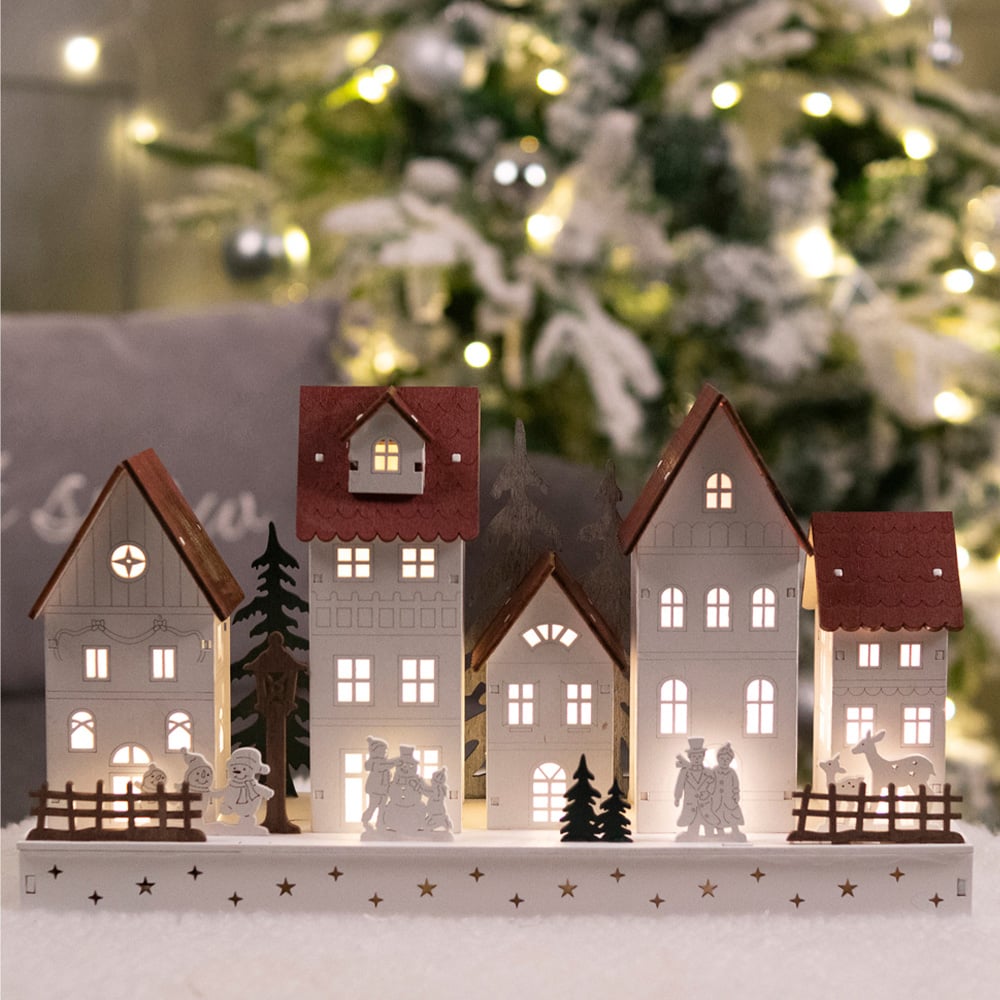 St Helens White and Red Flat Wooden Christmas Scenery Image 4