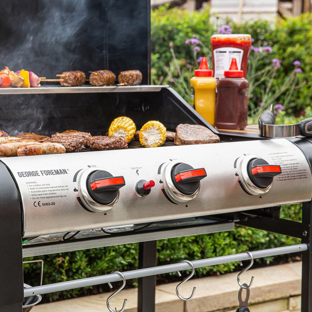 George Foreman Black and Wood 3 Burner Gas BBQ Image 5