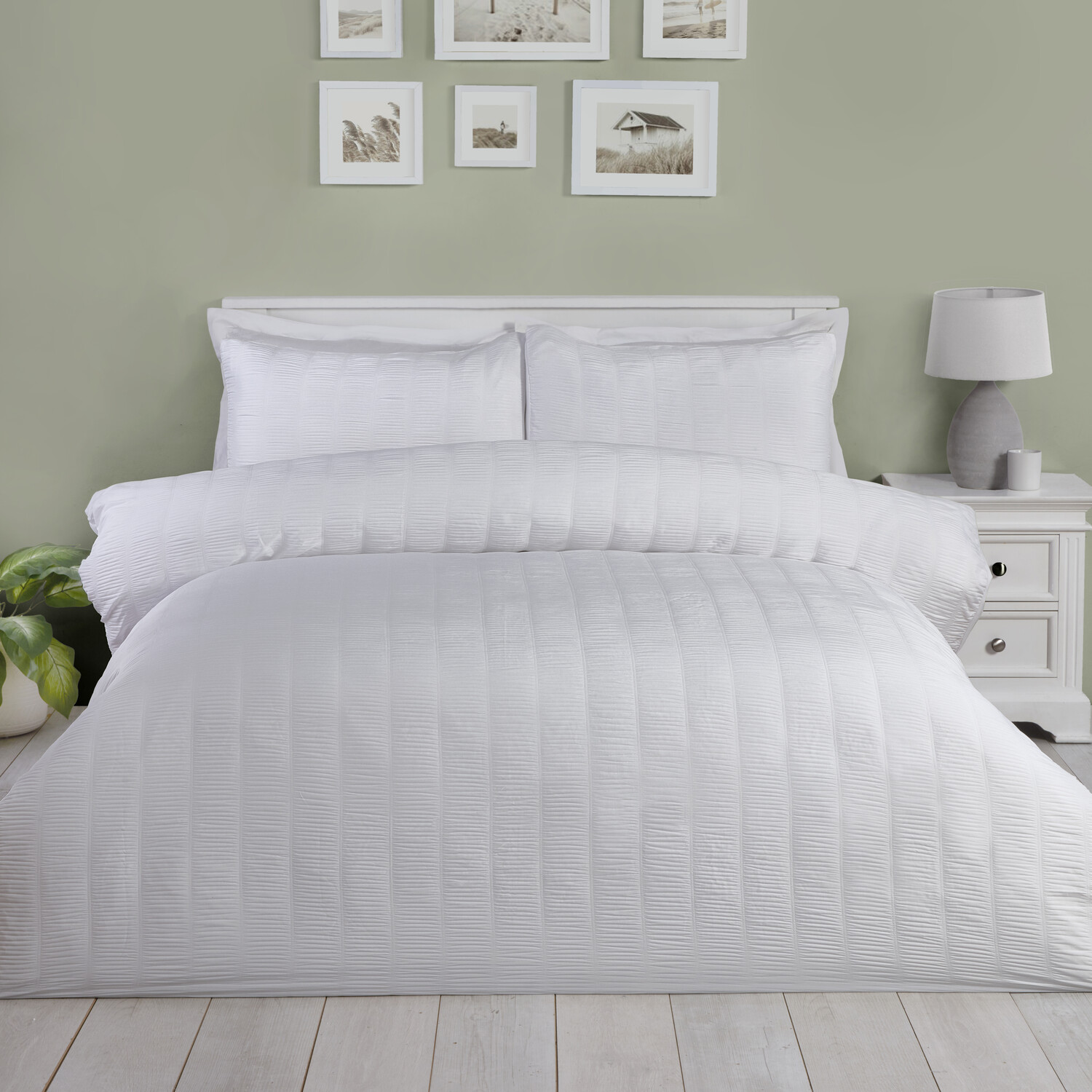 Cassie Crinkle Stripe Duvet Set White / Single Image 1