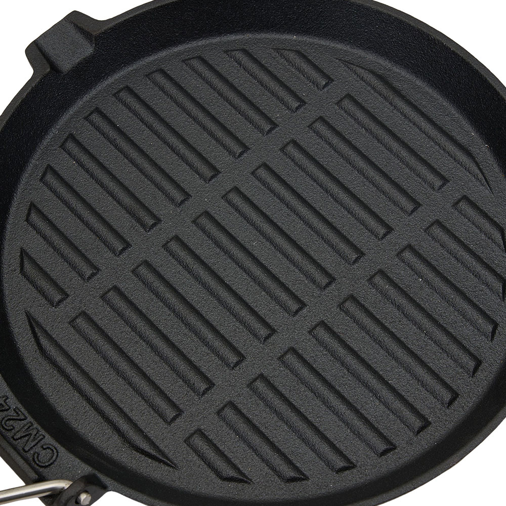 Living and Home Cast Iron Grill Pan with Folding Wooden Handle and Pouring Spout Image 4