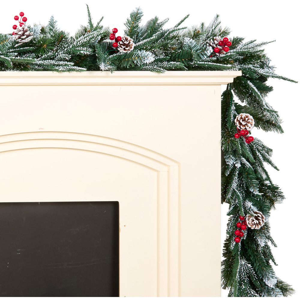 Traditional Pinecone and Berry Garland Image 5