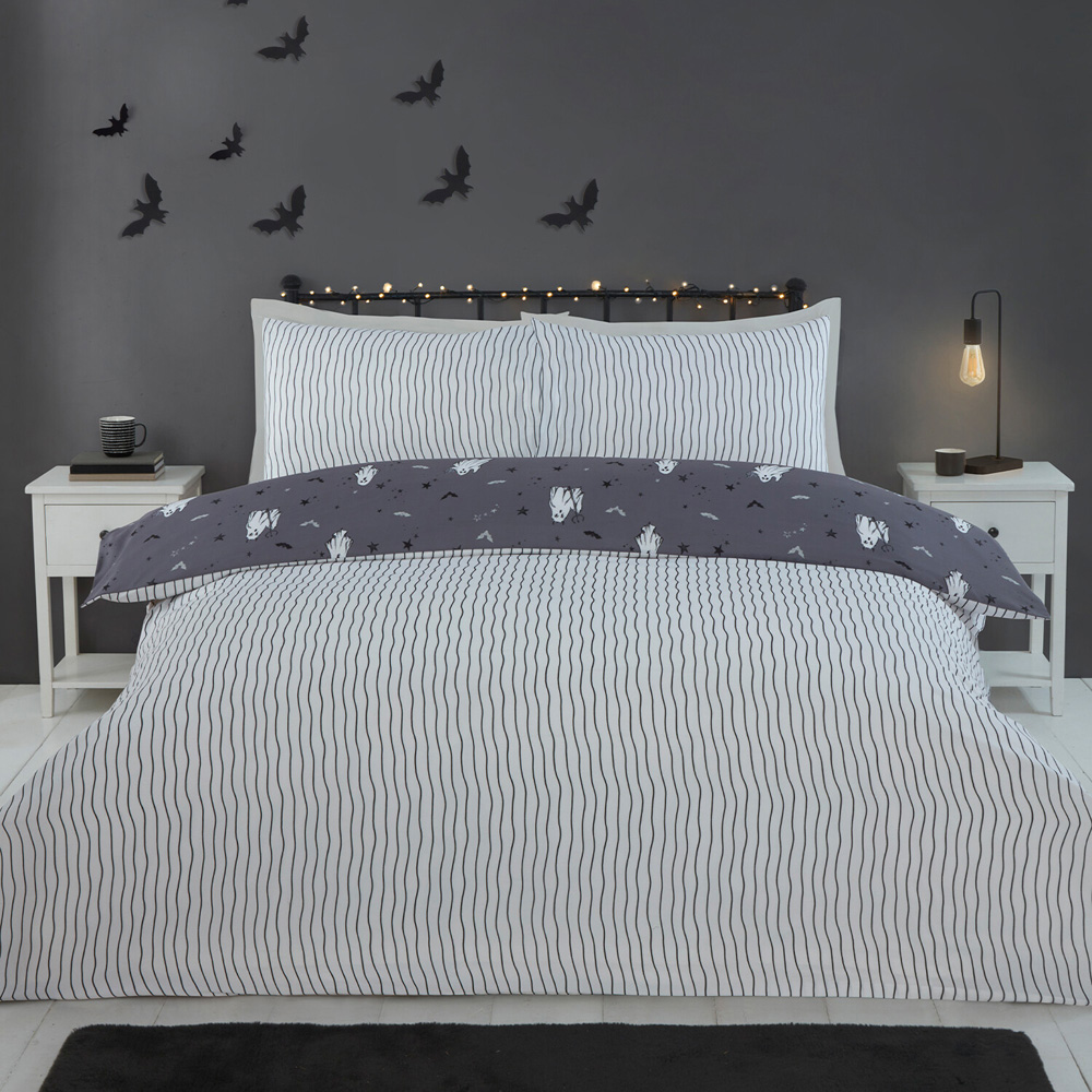 Ghostly Ghouls Duvet Set Grey Superking Image 2