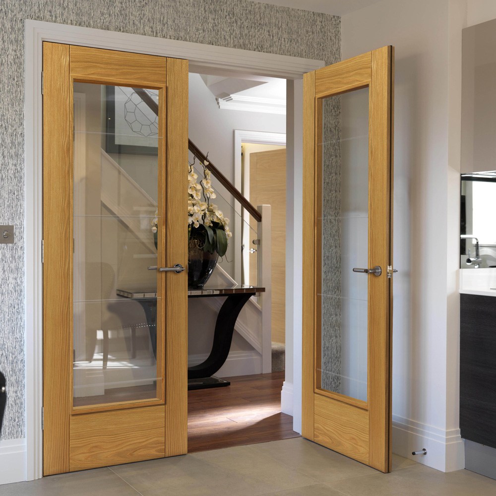 JB Kind Medina Contemporary Oak Glazed Veneered Internal Door 1981 x 826mm Image 2