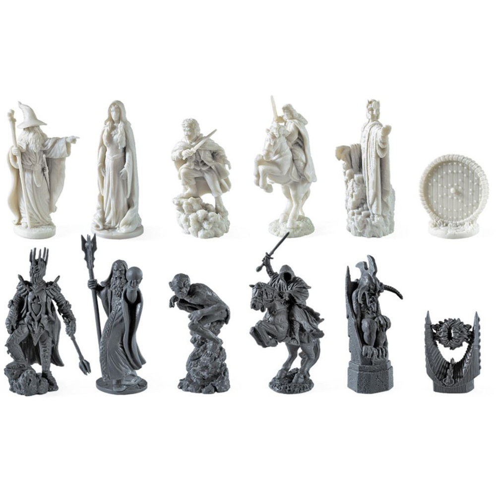 The Noble Collection Lord of the Rings Chess Set Image 4