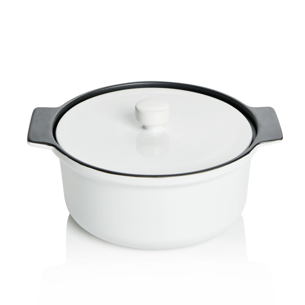 Wilko Family Casserole with Non Stick Coating Wilko