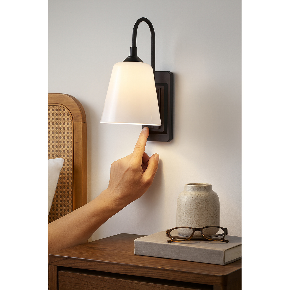 Avilo White Rotating Head Wall-Mounted USB Lamp with Remote Image 5