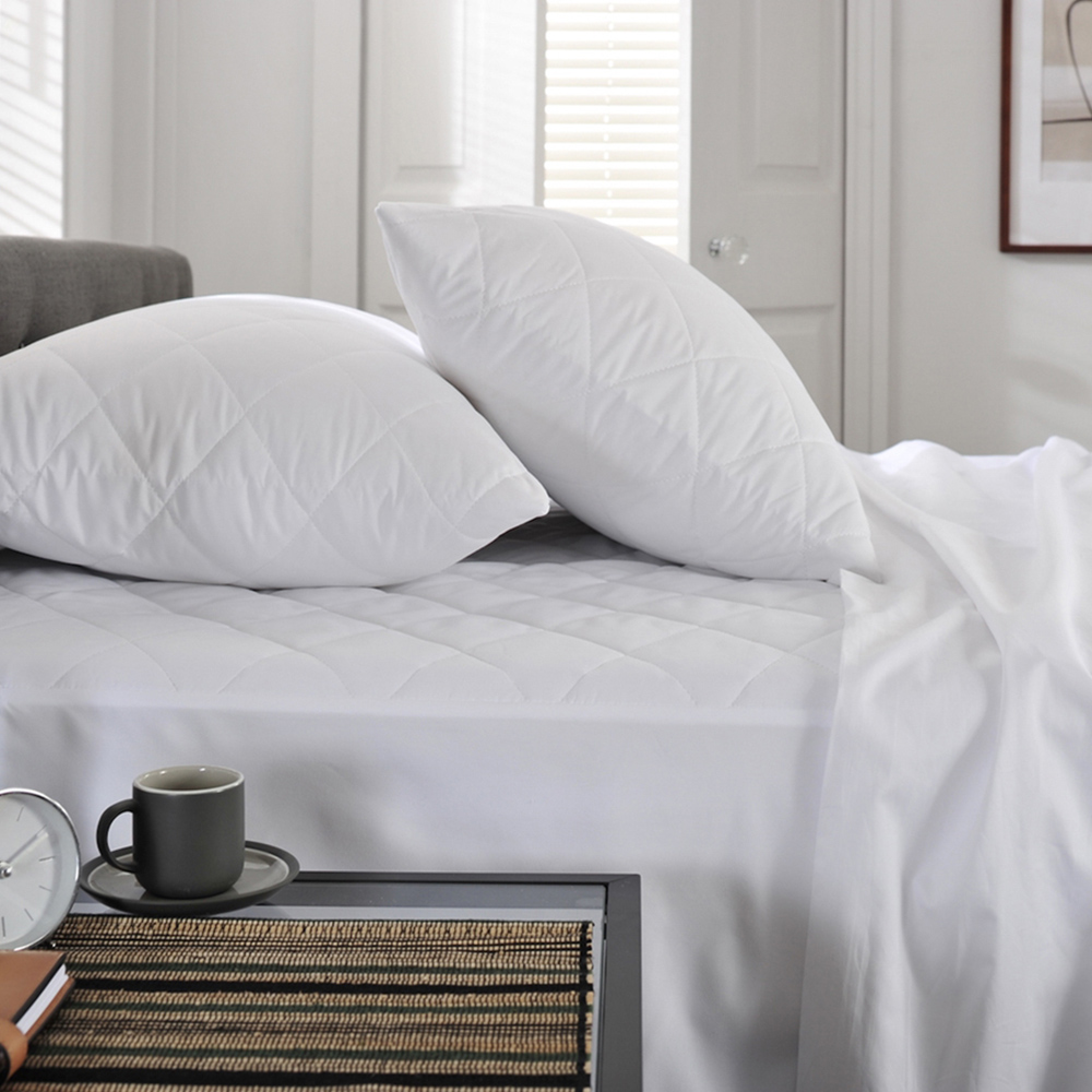 The Lyndon Company Double Easy Wash Mattress Protector Image