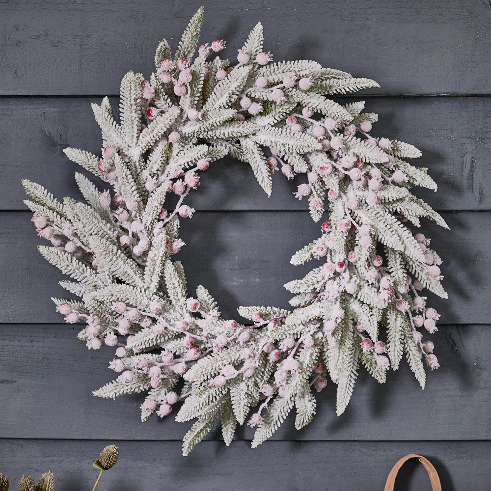 Dibor Hampton Christmas Wreath with Frosted Berries 50cm Image 5
