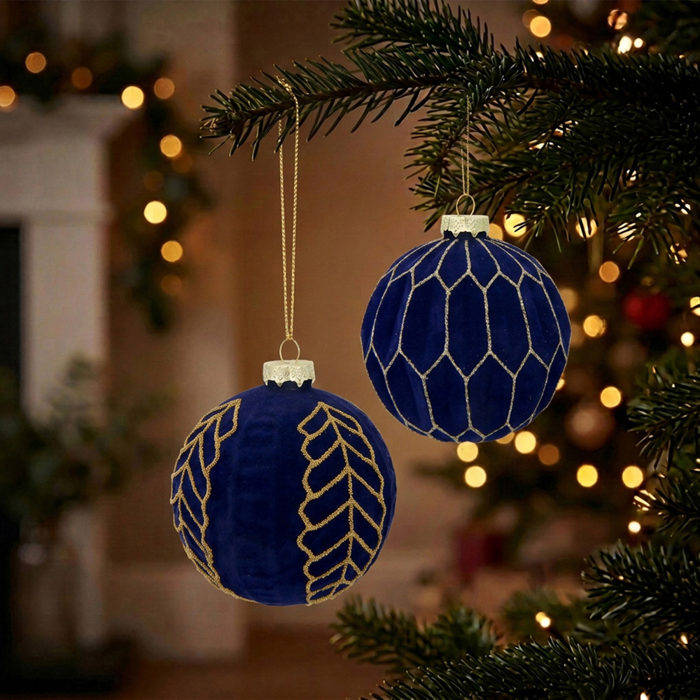 Embellished Leaf Design Bauble Image 2
