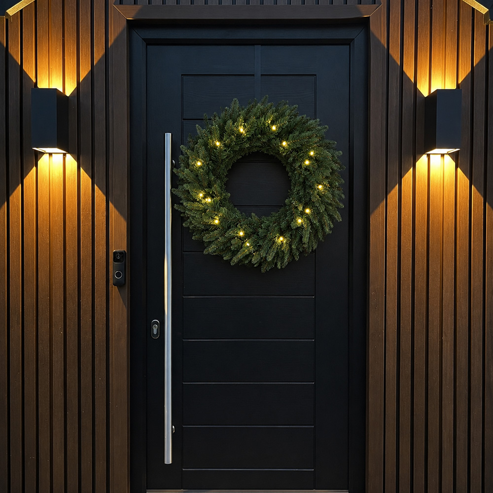 Festive Christmas Pre-Lit Green Wreath 60cm Image 5