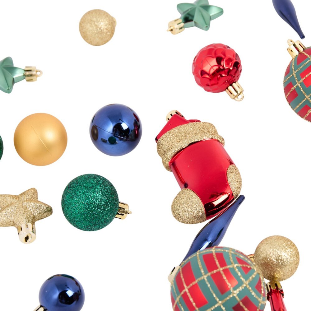 Pack of 90 Timeless Christmas Baubles Image 4