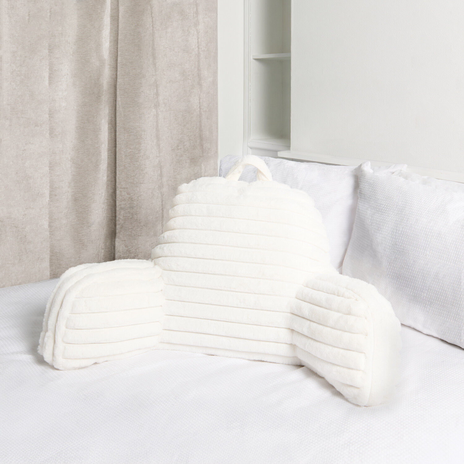 Ribbed Faux Fur Cuddle Chair White Image 6