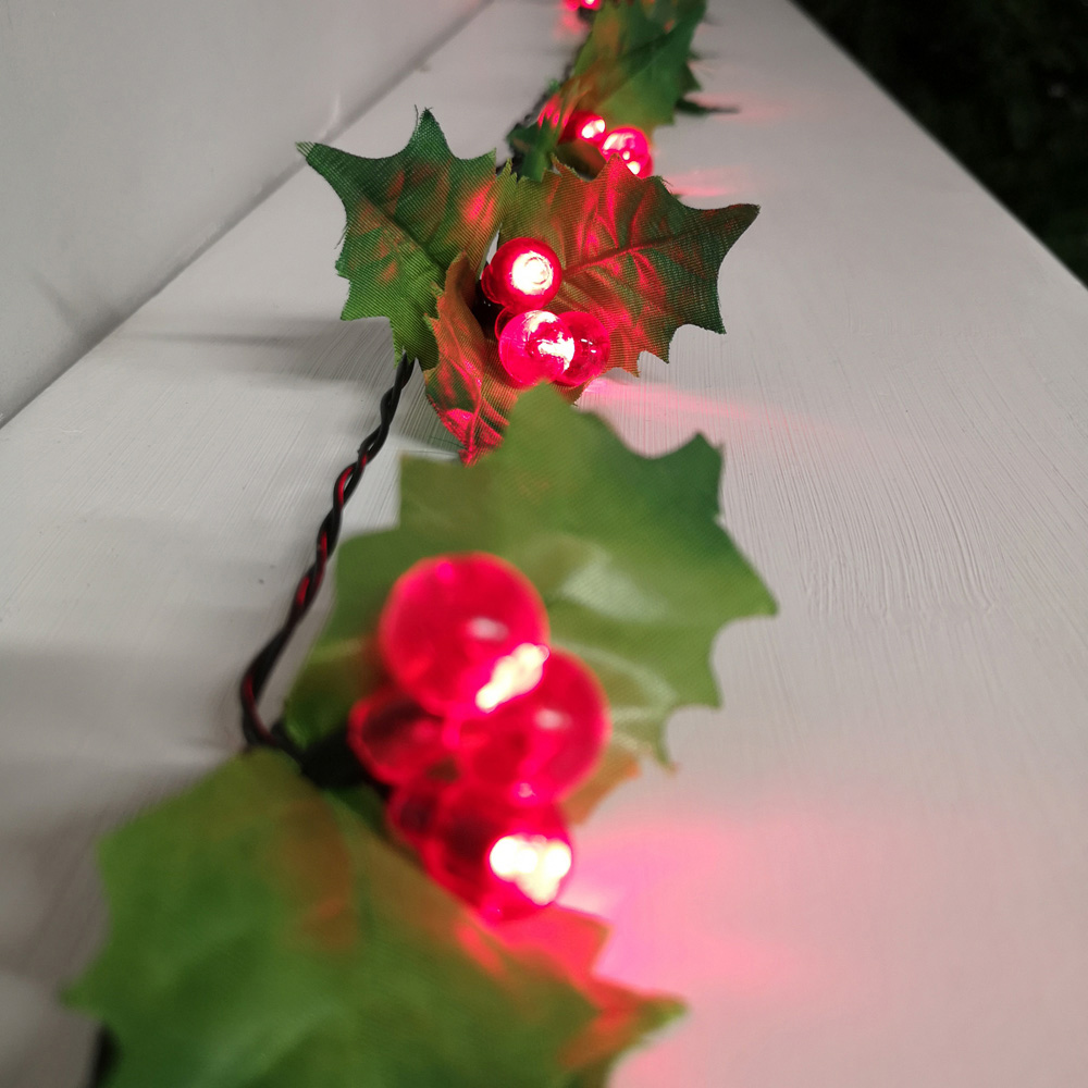 Samuel Alexander Christmas Wreath with Red Berry 360cm Image 2