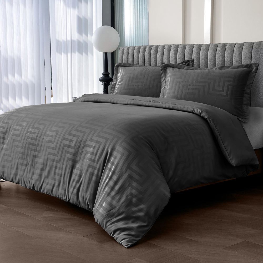 Velosso Larson Super King Size Black Stripe Duvet Set Image