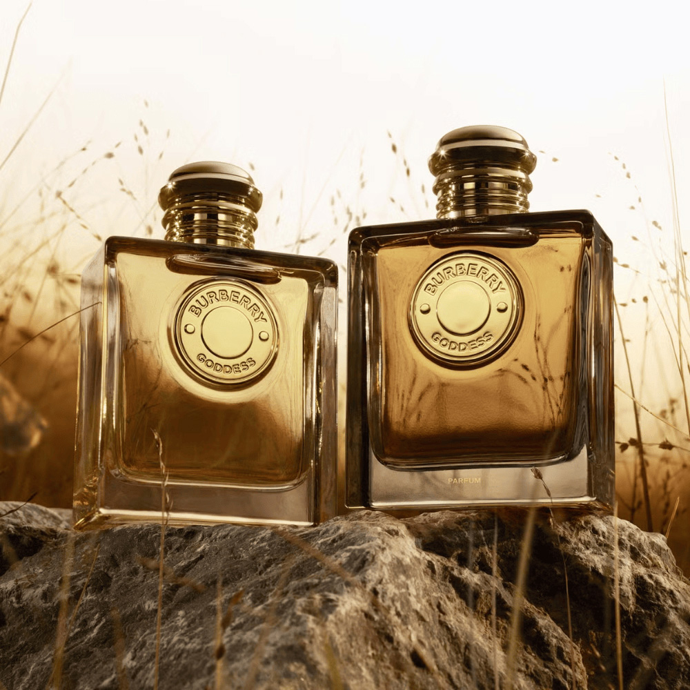 Burberry Goddess Parfum Spray 50ml Image 2