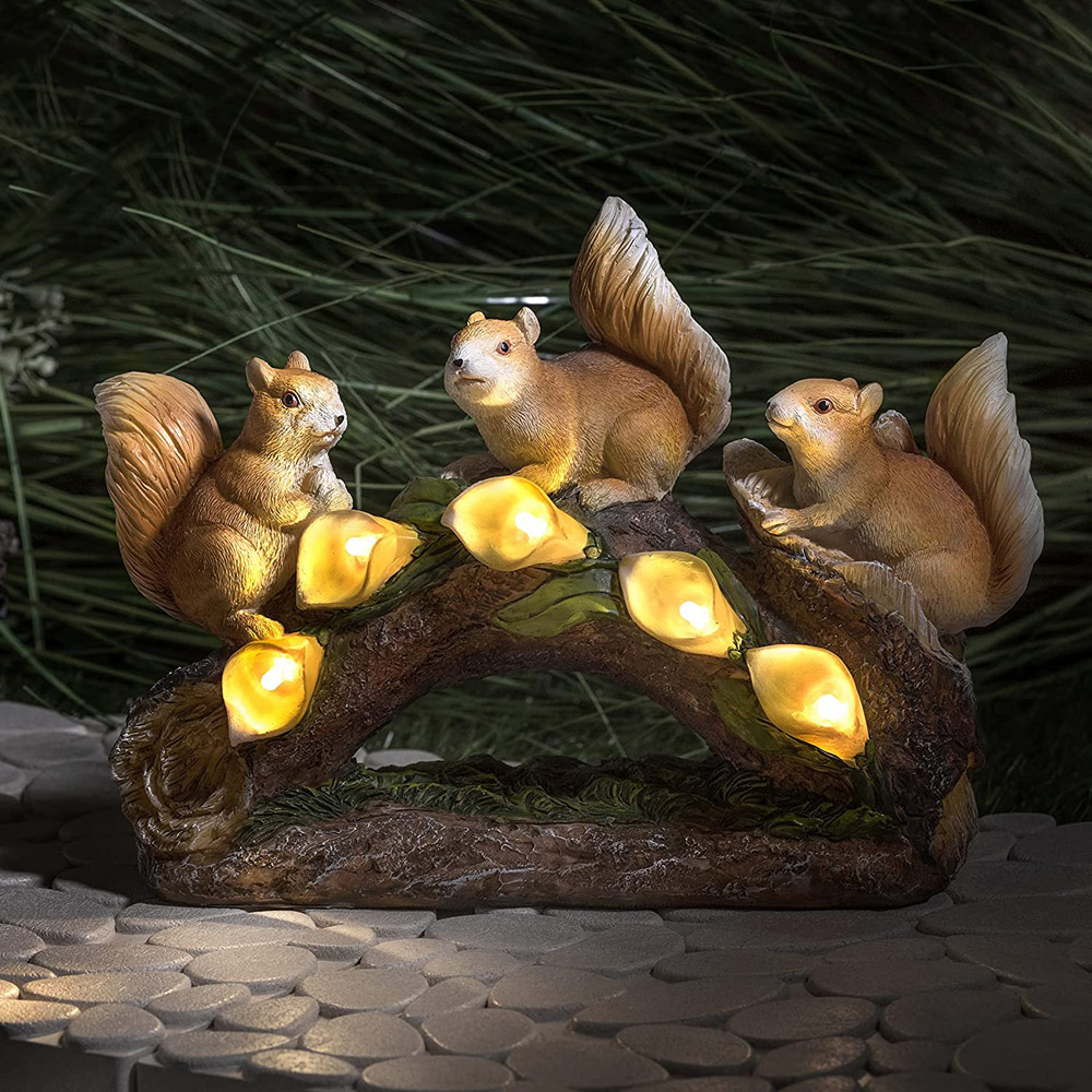 wilko Squirrels on Log LED Solar Ornament Light Image 6