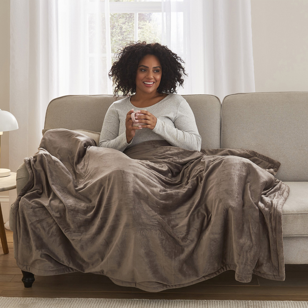 Beurer Extra Large Taupe Heated Over Blanket with Controller 150 x 200cm Image 4