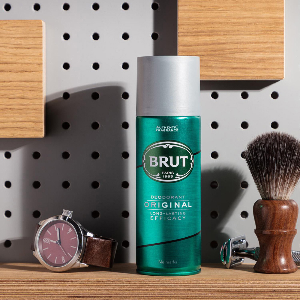 Brut Original Mens Deodorant Body Spray with Distinctive Fragrance 200ml 3 Pack Image 2