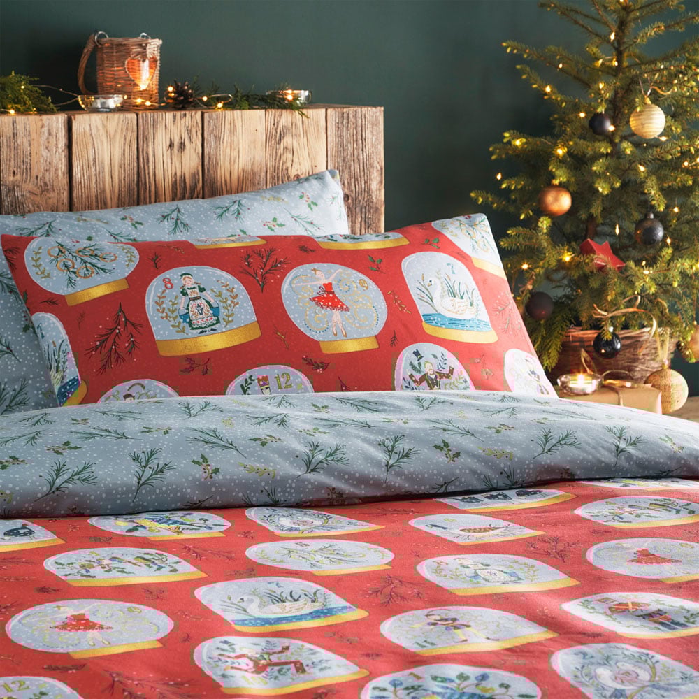 furn. Twelve Days Single Red Duvet Set Image 3