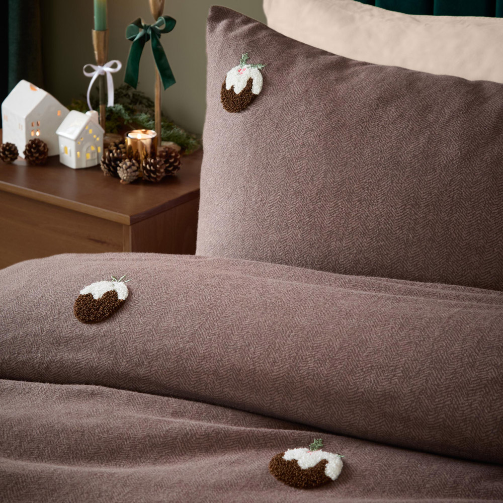 Furn Double Chocolate Christmas Pudding Tufted Duvet Cover Set Image 2