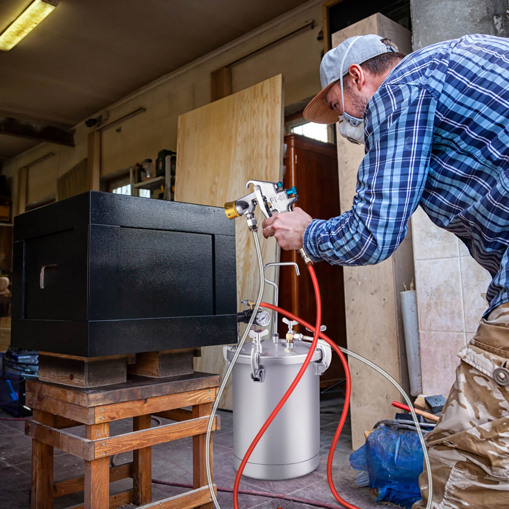 Costway 15L Pressure Paint Tank with Spray Gun Image 2