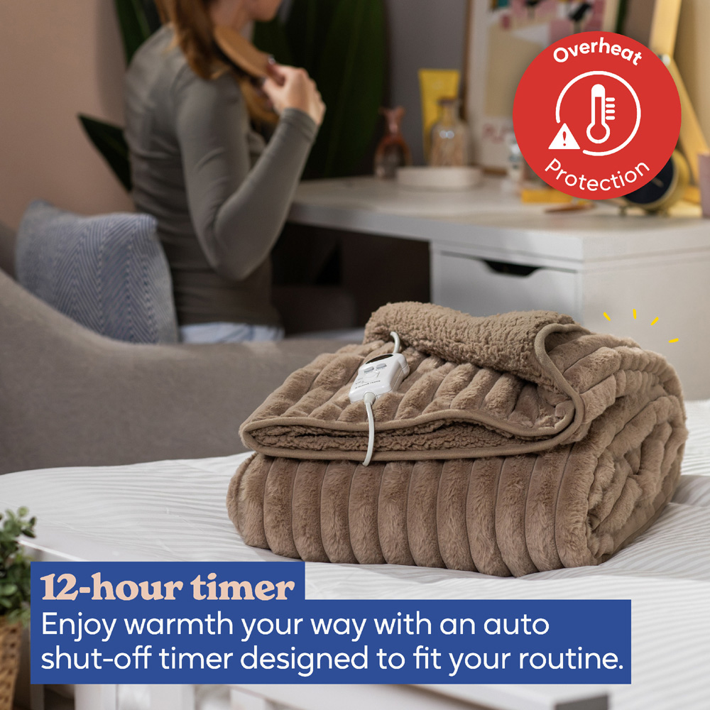 Russell Hobbs Mocha Faux Fur and Sherpa Heated Throw with Controller 130 x 180cm Image 6