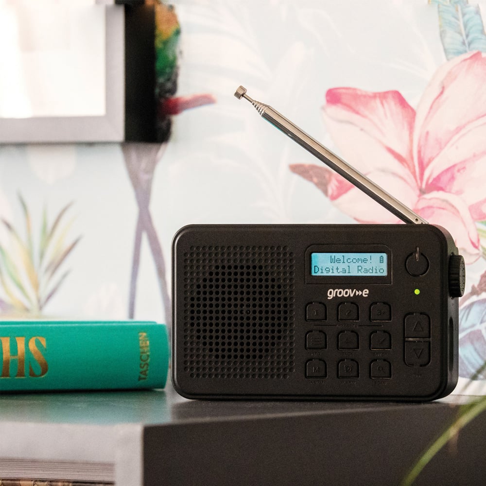 Groov-e Madrid Rechargeable DAM and FM Radio with Bluetooth Image 2