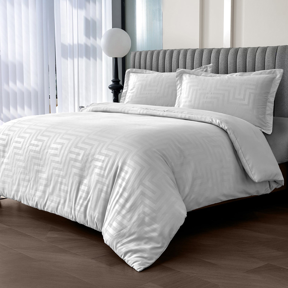 Velosso Larson Single White Stripe Duvet Set Image