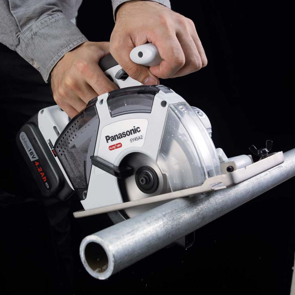 Panasonic EY45A2XM32 Circular Saw Metal Image 2