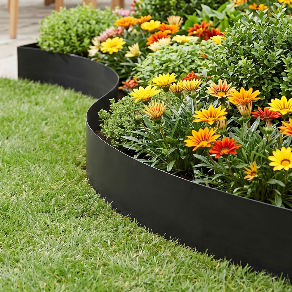 Living and Home 5m x 14cm Black Metal Flexible Lawn Edging Image 2