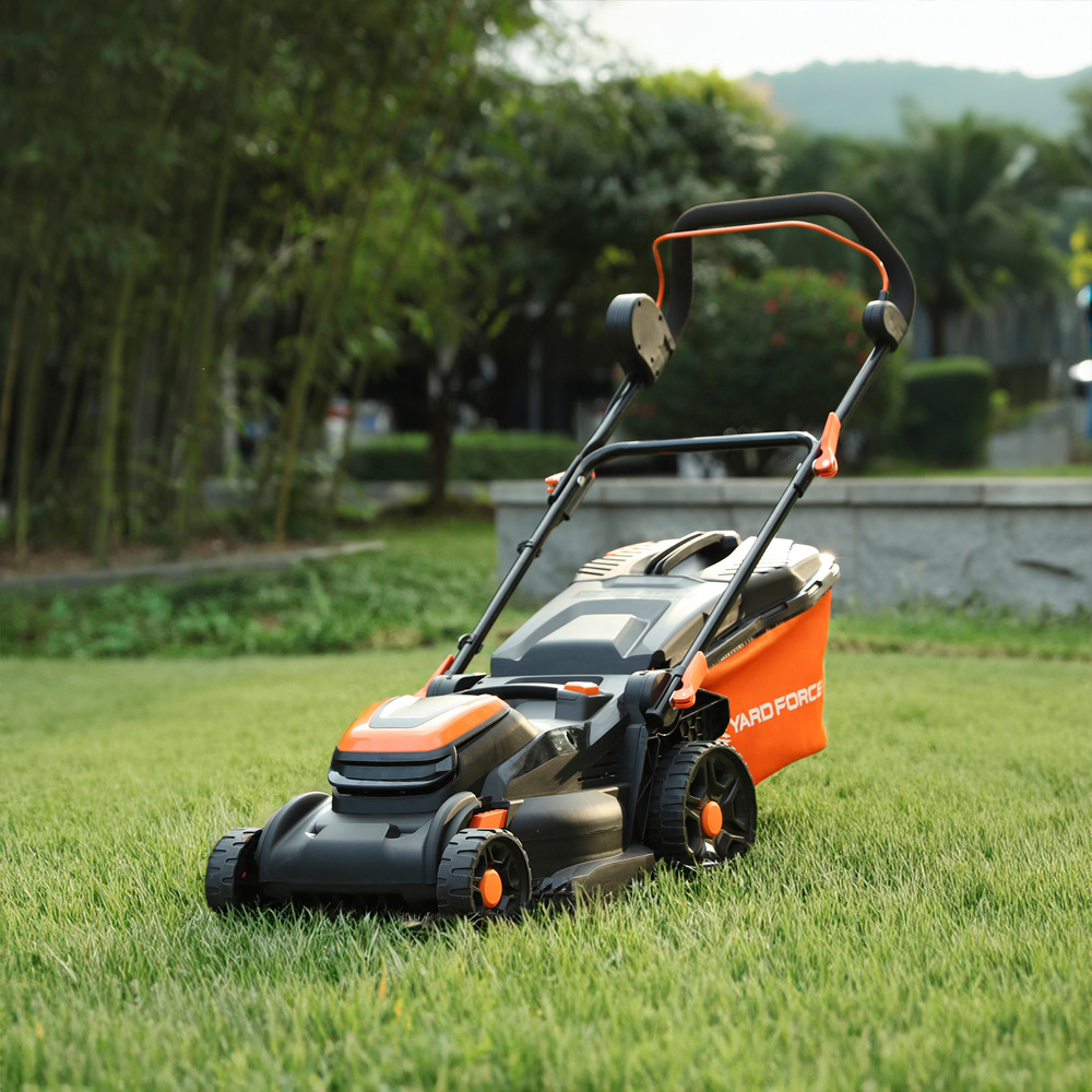 Yard Force LM C40B 40V 40cm Cordless Lawnmower Image 2