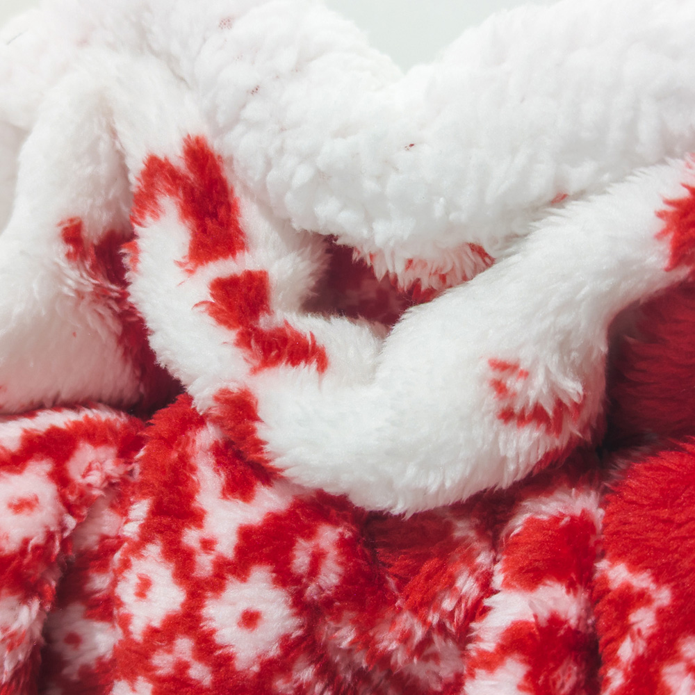 Velosso Red Nordic Teddy Sherpa-Lined Reversible Throw 127 x 152cm Image 4