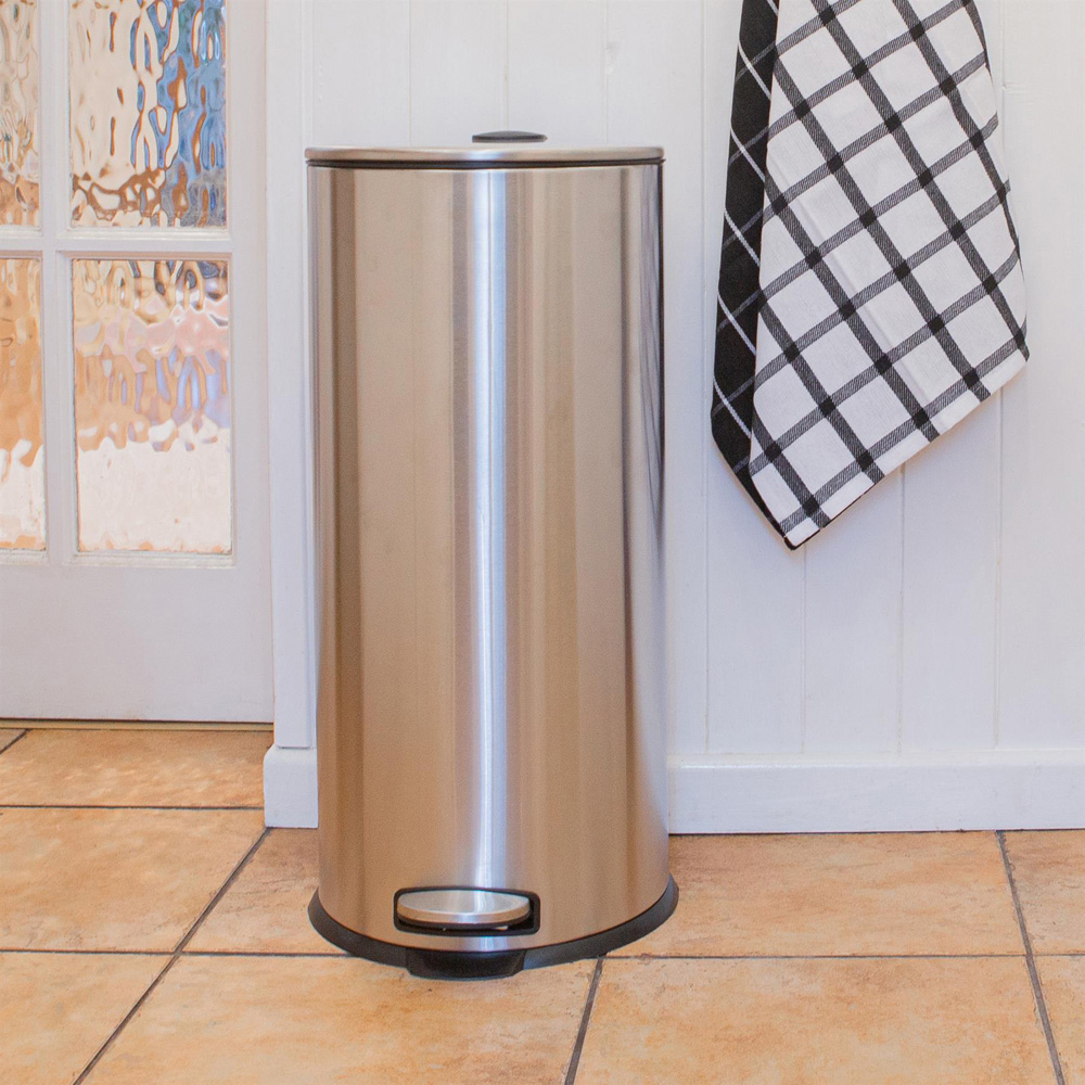 Harbour Housewares White Stainless Steel Round Kitchen Pedal Bin 30L Image 2
