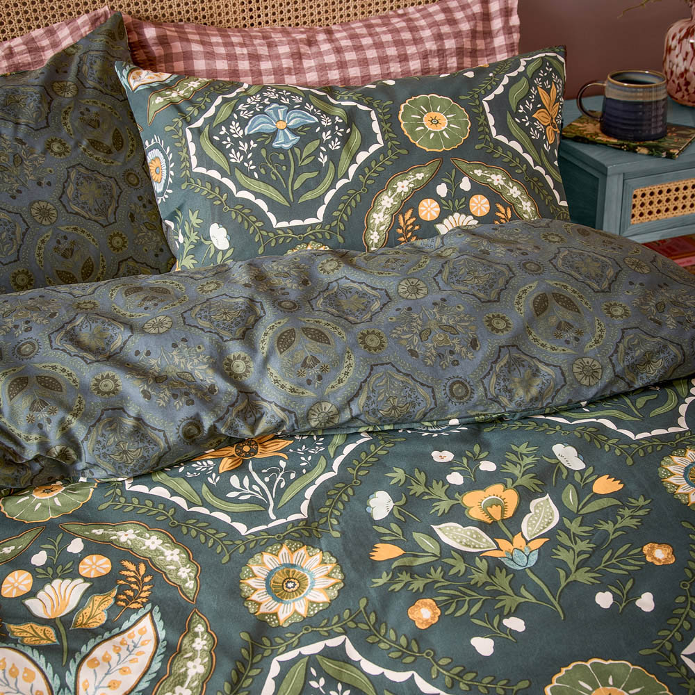Furn Christmas Ember Super King Size Midnight Green Reversible Duvet Cover Set Image 3