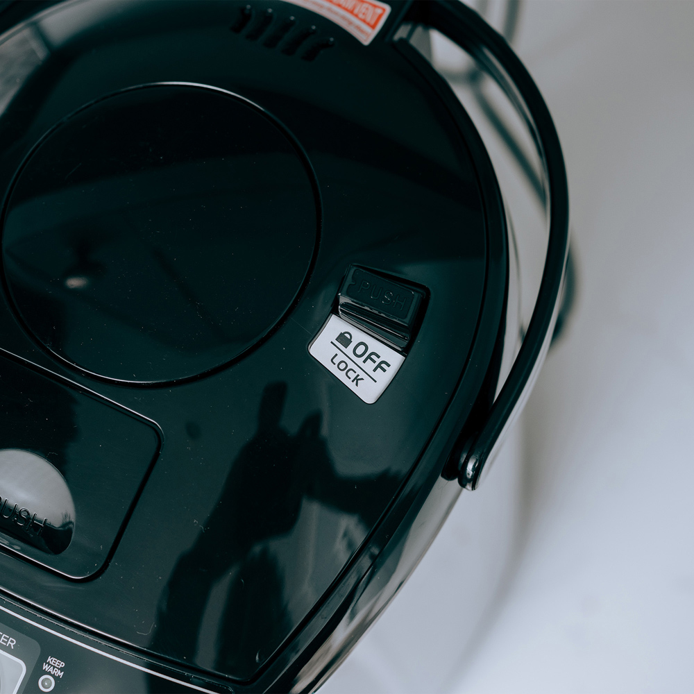 ADDiS Black 3.2L Thermo Pot Image 5