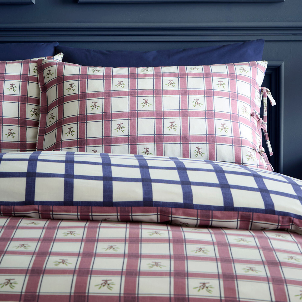 Mistletoe Check Duvet Set Superking Image 5