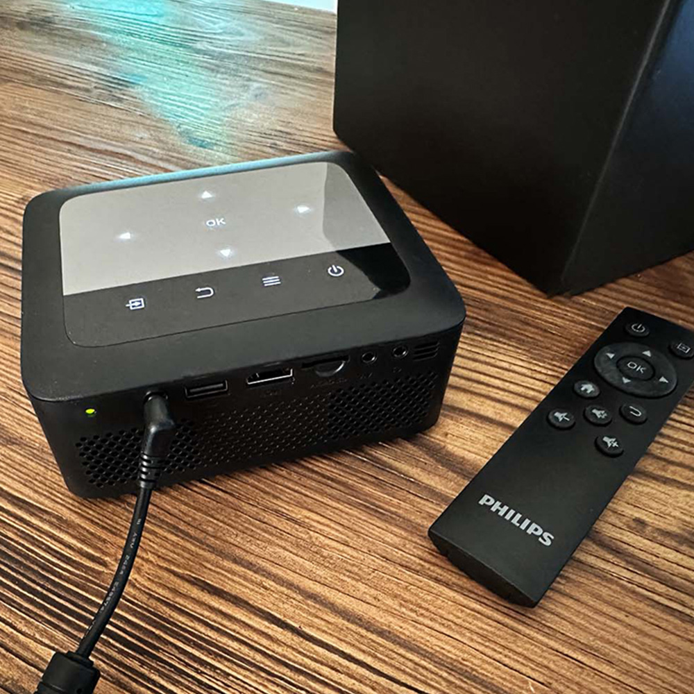 Philips NeoPix 110 Projector with Built in Multimedia Player Image 2