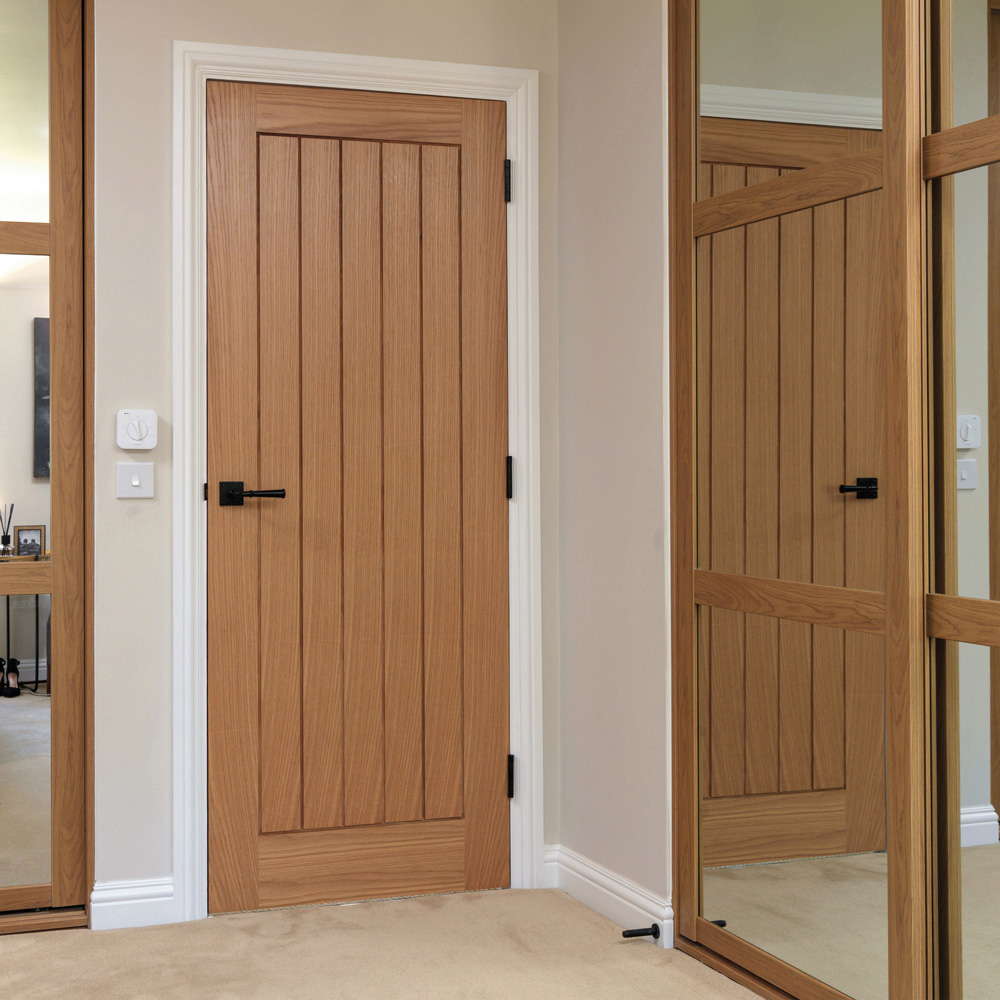 JB Kind Thames Oak Veneered Internal Door 2040 x 626mm Image 2