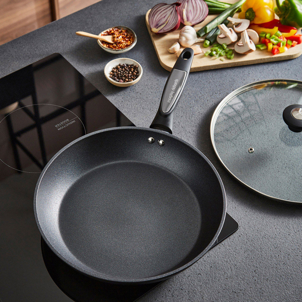 Morphy Richards 28cm Black Graphite Forged Aluminium Ceramica Lidded Frying Pan Image 6