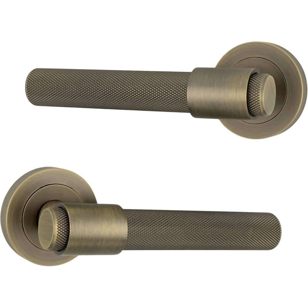 AXS Hardware Dakota Antique Brass Knurled Latch Door Handles on Rose 2 Pack Image 3