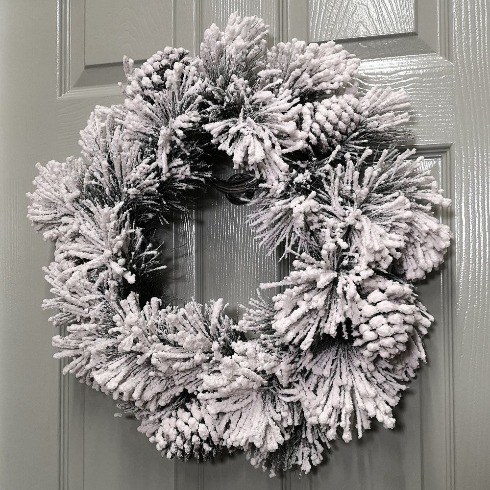 Premier Snow Flocked Wreath 50cm with Acorns Image 7