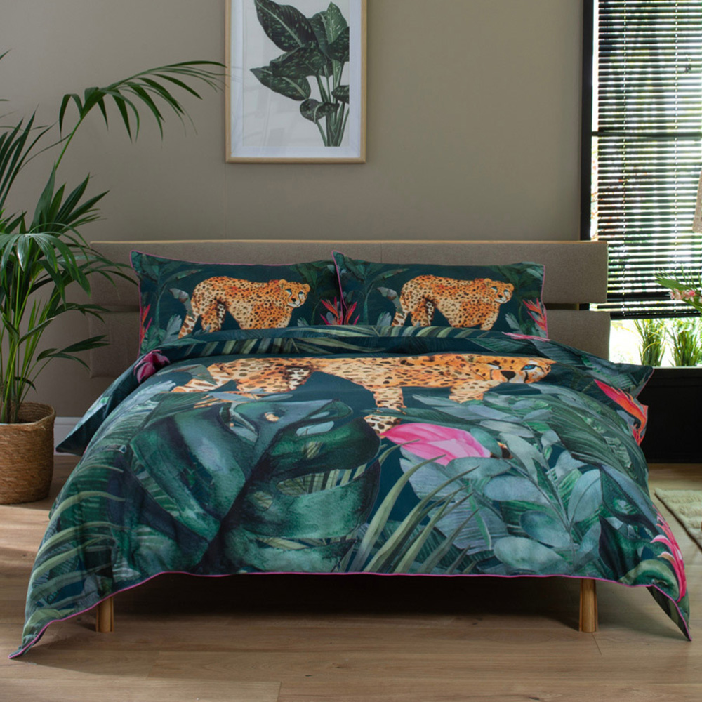 Deyongs King Size Cheetah Duvet Set Image 1