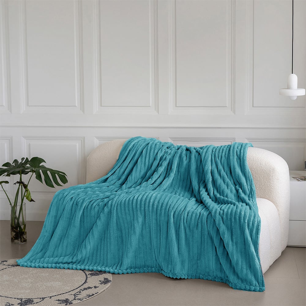 Velosso Bellissima Teal Plush Throw 100 x 150cm Image 2