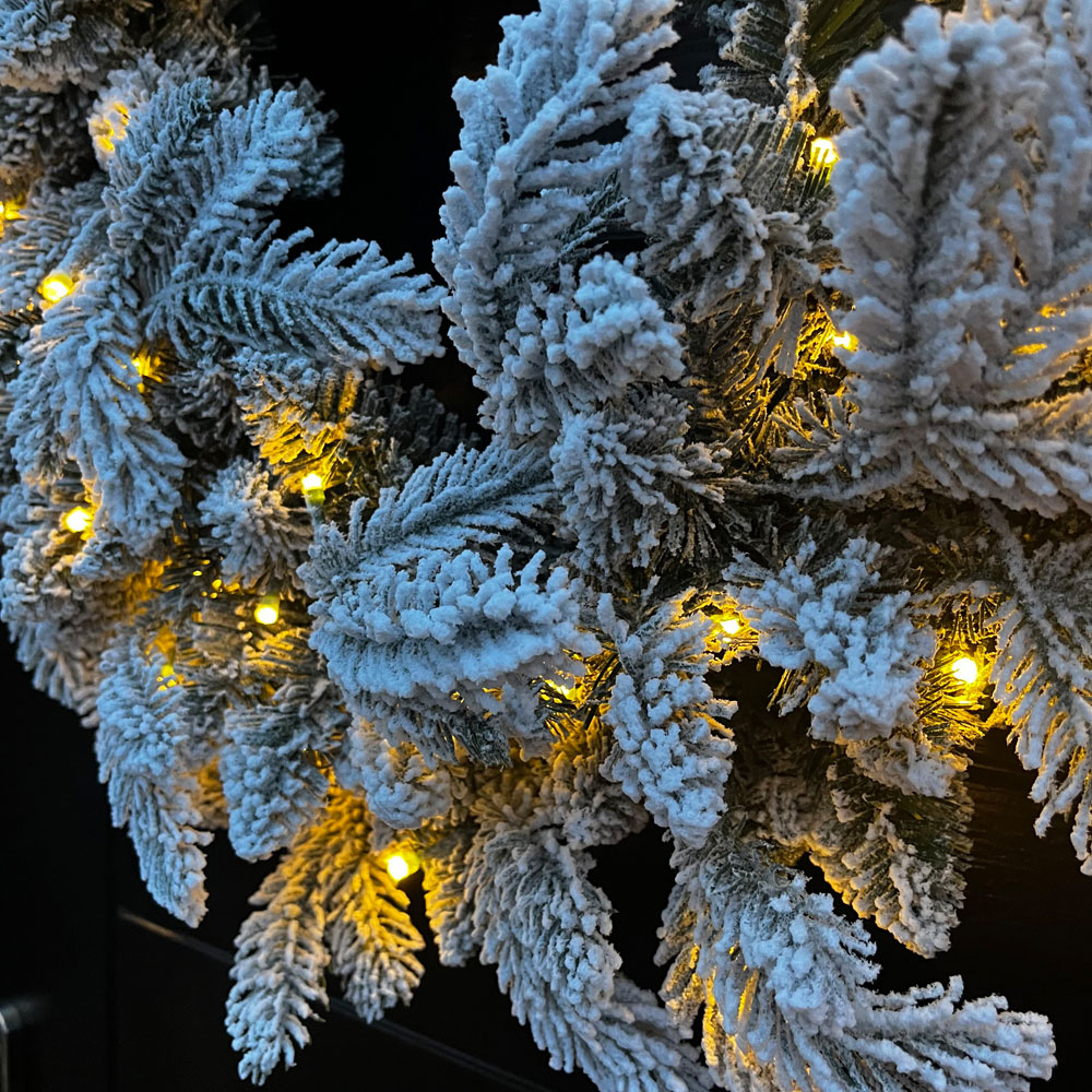 Festive Christmas Pre-Lit Snow Flocked Wreath 60cm Image 3