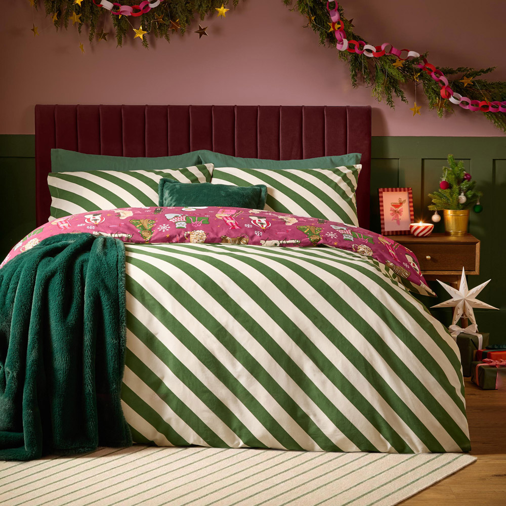Furn Christmas Purrgundy Single Feline Reversible Duvet Cover Set Image 2