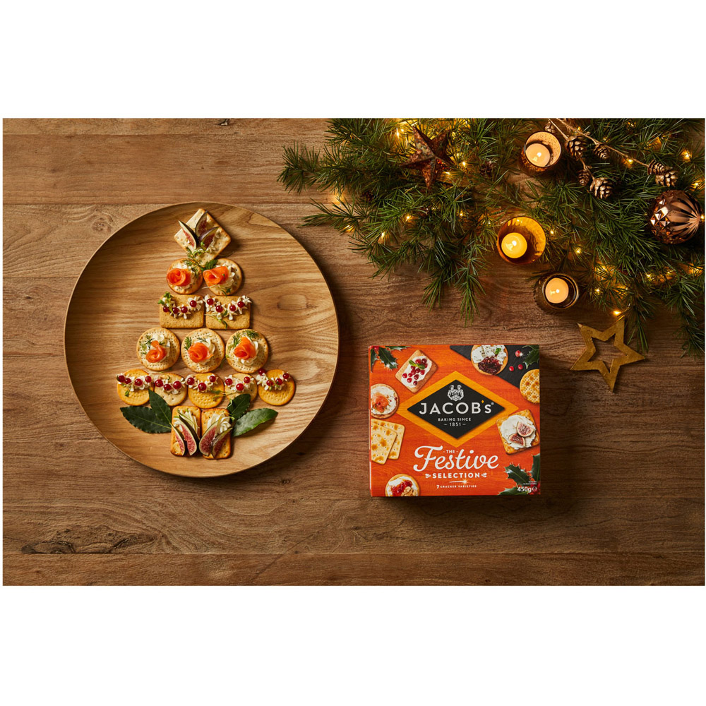 Jacob's The Festive Selection 7 Cracker Varieties 450g Image 2